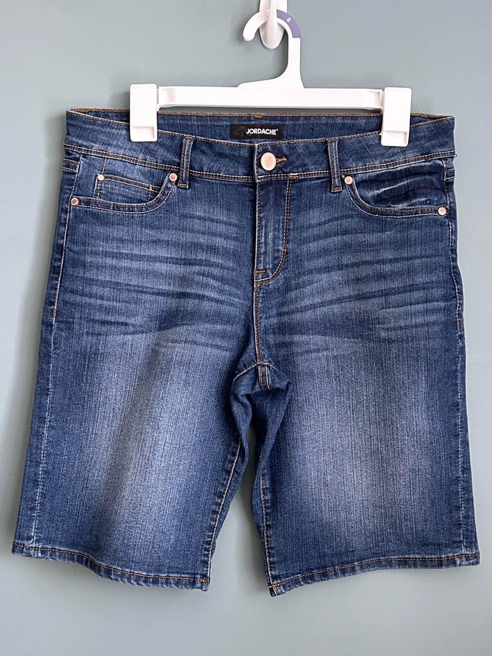 Jordache Medium Wash Denim Jean Bermuda Length Shorts Size 8